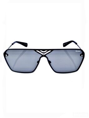 QUAY AUSTRALIA Star Gaze fashion sunglasses 😎😎